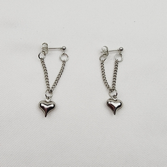 Exquisite Silvery Heart Chain Design Fashion Earrings - Picture 4 of 5